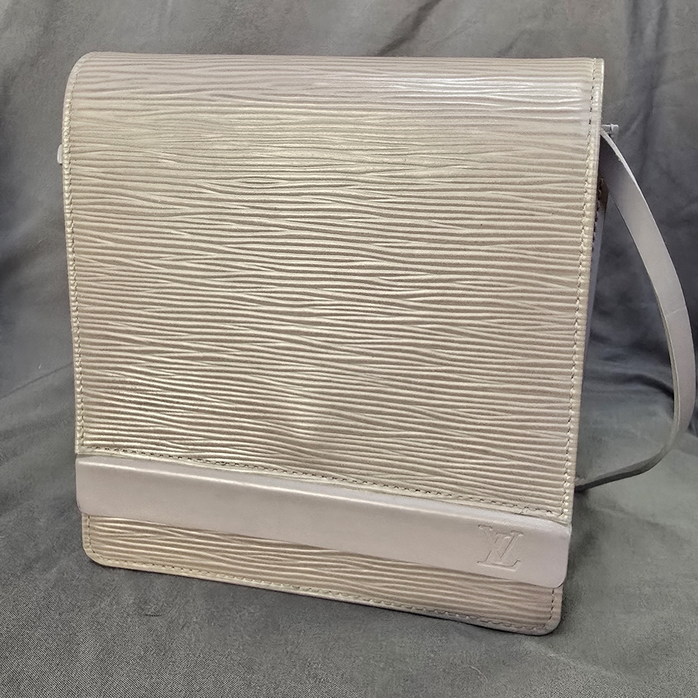 Louis Vuitton Epi Lilac Shoulder Bag